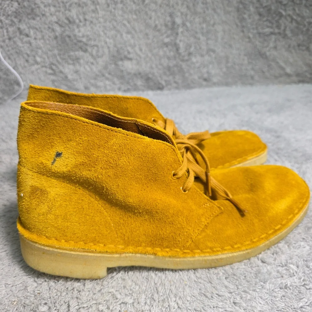 Clarks Originals Desert Boot Mustard Yellow Suede Chukka Mens‎ 7 EU 39.5New Flaw